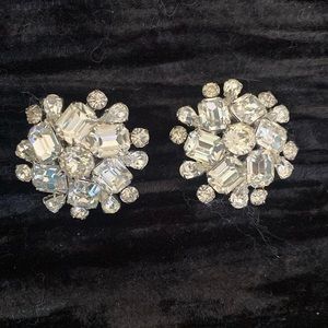 Gorgeous Rhinestone Weiss Vintage Cluster earrings